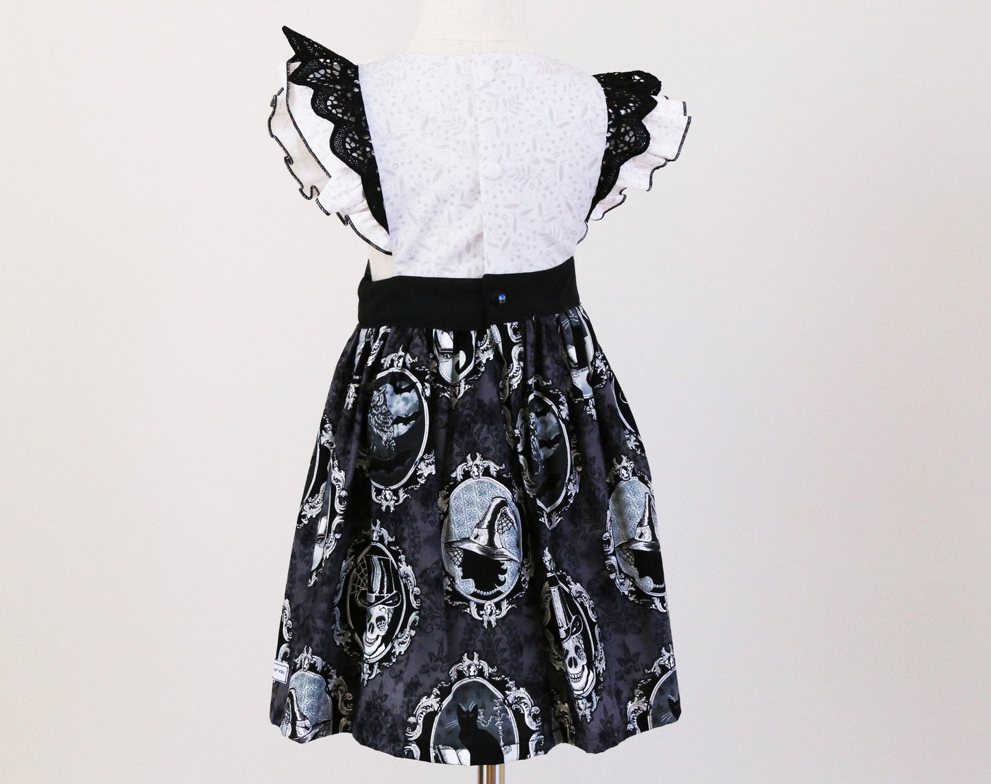 Dress - Halloween - Emma Polly Black Skull Portraits Black Cats with Lace Flutter
