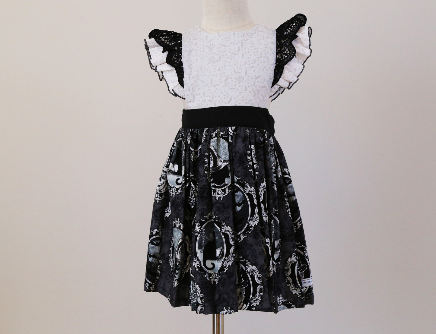 Dress - Halloween - Emma Polly Black Skull Portraits Black Cats with Lace Flutter